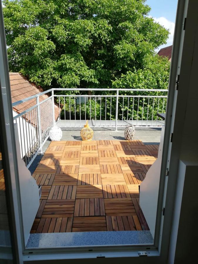 Frisch renoviert mit Dachterrasse - Genieße Ruhe und Grün nahe Neustadt Aisch Neustadt an der Aisch Exterior foto